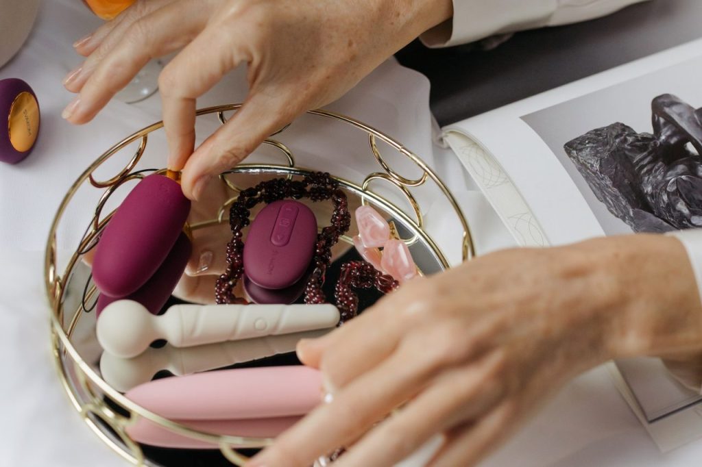 utiliser une poupée sexuelle et des sex toys dans son couple