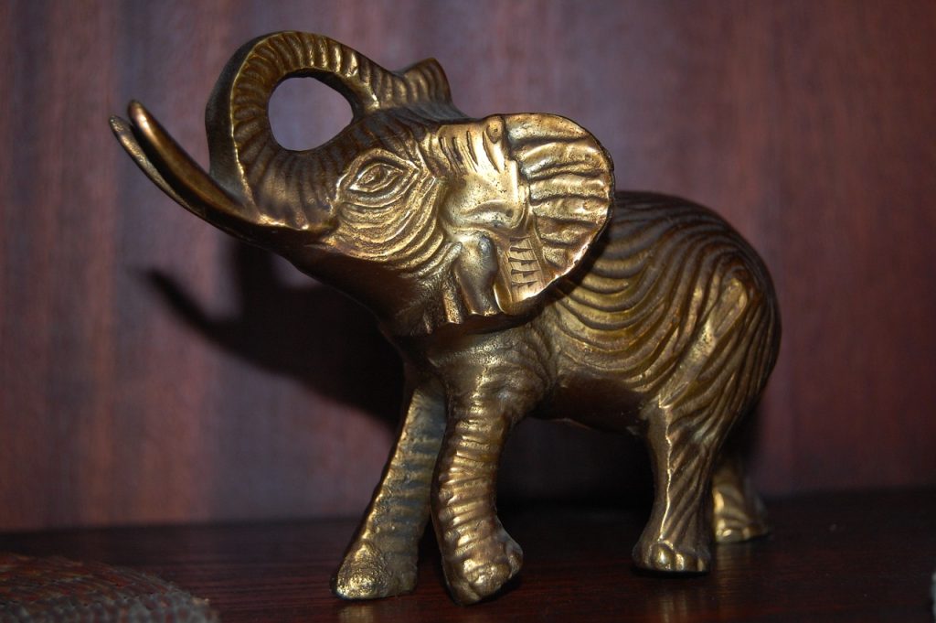 choisir-materiau-ideal-statue-elephant