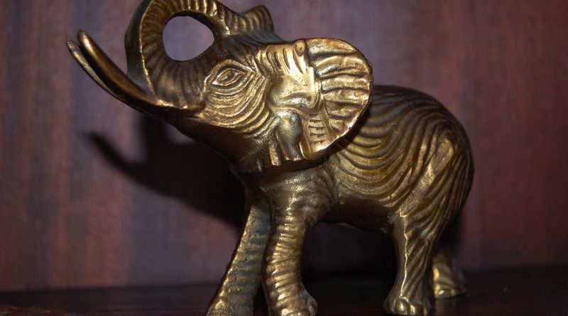 choisir-materiau-ideal-statue-elephant