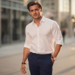 Comment porter une chemise blanche pour un style à la fois chic et décontracté découvrez comment porter une chemise blanche pour un style chic et décontracté, avec des conseils mode simples et élégants adaptés à toutes les occasions.